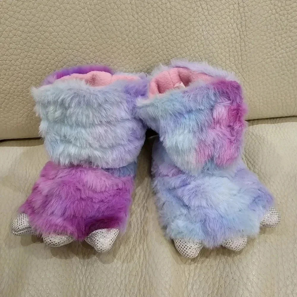 Capelli Baby Faux Fur Dinosaur Claws Bootie Slippers Velcro Small size 4/5